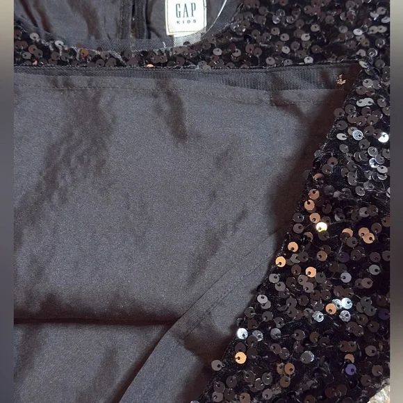 GAP Kids size small (6-7) black sequin top. - Picture 8 of 10